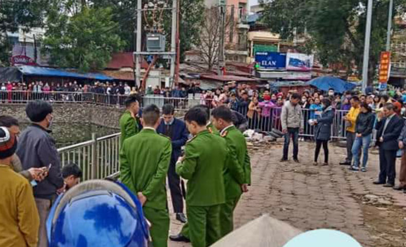 Hà Nội: Hai cháu bé đuối nước thương tâm dưới mương nước