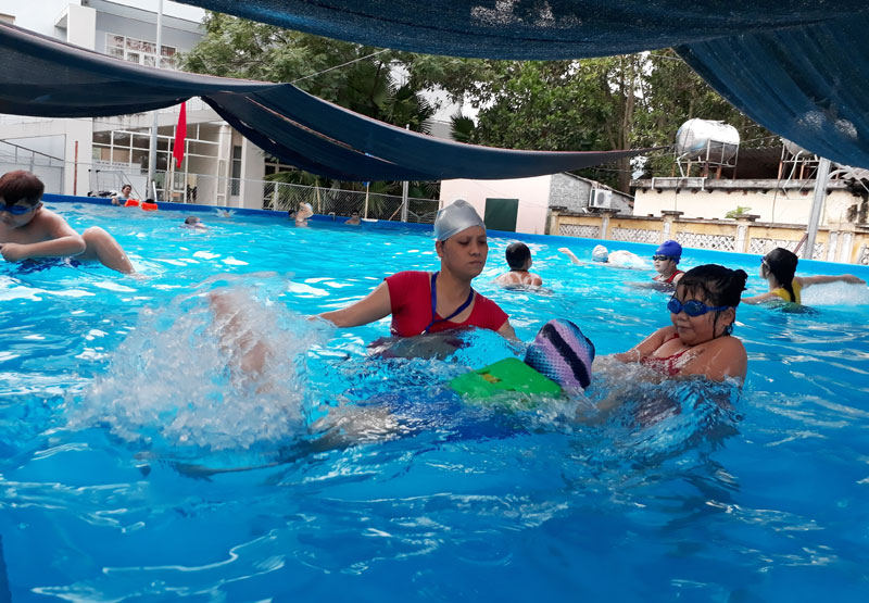 Hoà Bình: Chú trọng dạy bơi để nâng cao kỹ năng sống cho học sinh