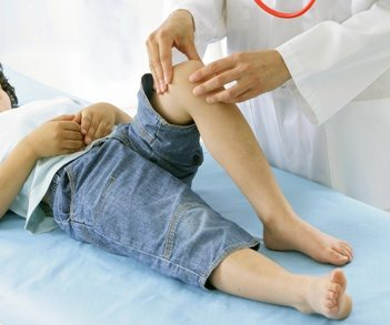 Những vấn đề sức khỏe trẻ có thể gặp phải khi bơi lội (phần 1)